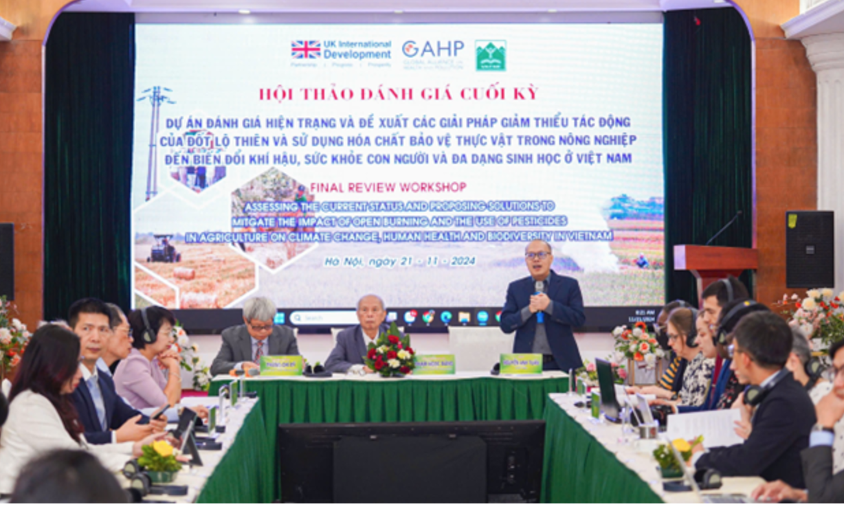 Hội[-]thảo[-]đánh[-]giá[-]cuối[-]kỳ[-]dự[-]án:[-]Đánh[-]giá[-]hiện[-]trạng[-]và[-]đề[-]xuất[-]các[-]giải[-]pháp[-]giảm[-]thiểu[-]tác[-]động[-]của[-]đốt[-]lộ[-]thiên[-]và[-]sử[-]dụng[-]hóa[-]chất[-]bảo[-]vệ[-]thực[-]vật[-]trong[-]nông[-]nghiệp[-]